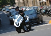 Piaggio MP3 Hybrid